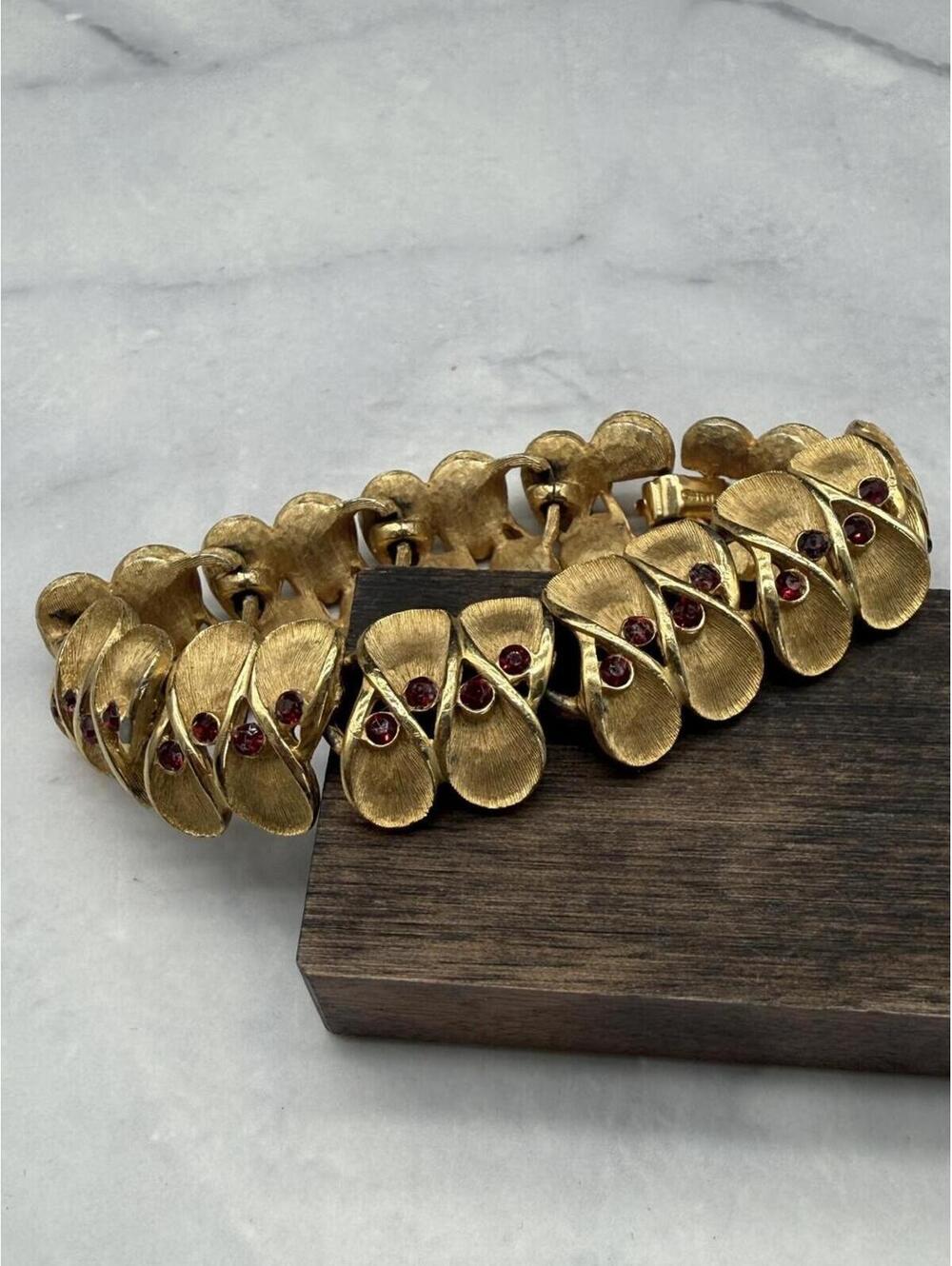 Kramer of New York Vintage Brushed Gold Tone Red Rhinestone Link Bracelet